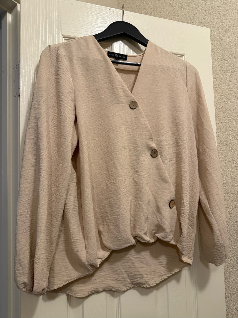 Fred David Cream Button-Up Blouse | Size Small